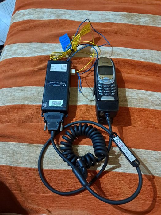 Ретро комплект за кола: Работеща Nokia 6310i + Автомобилен модул THB Bury
