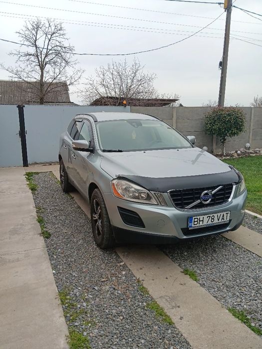 Vând volvo xc60 D3 sau schimb ofer diferența