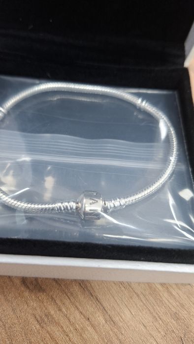 Гривна Pandora 21cм. Нова