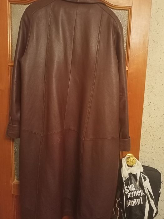 Продается кожаный плащ