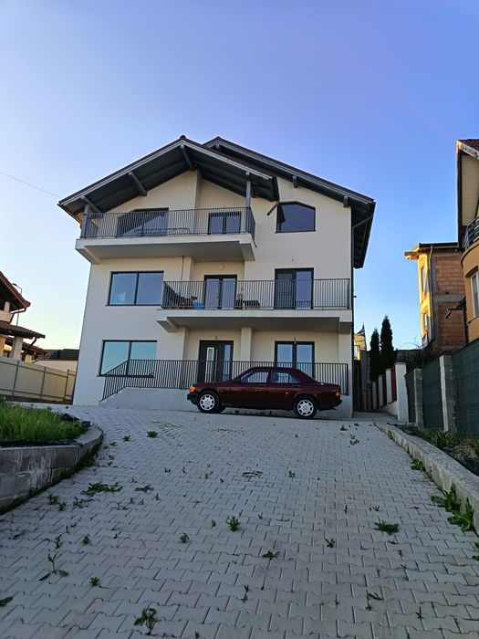 Apartament la casa