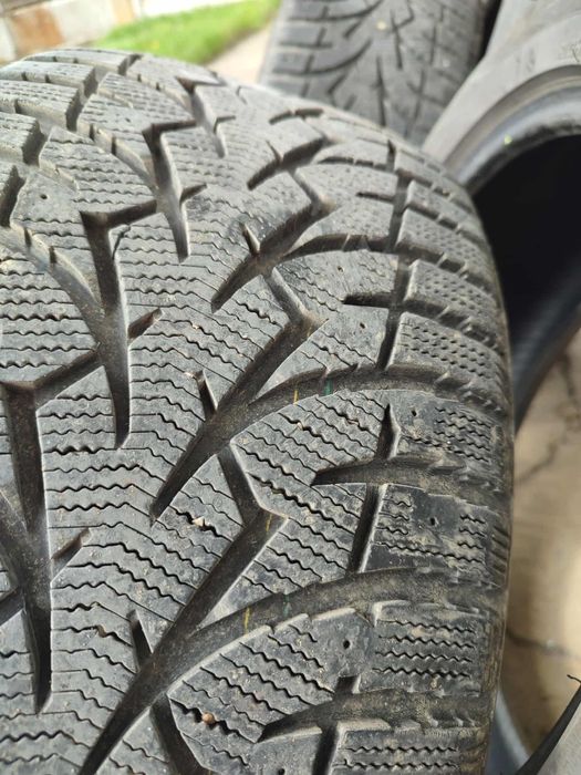 2 бр зимни гуми TOYO SUV 245/50/18. ДОТ 4418
