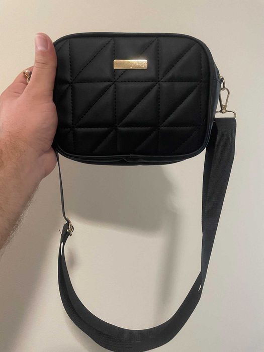 Черна кожена чанта