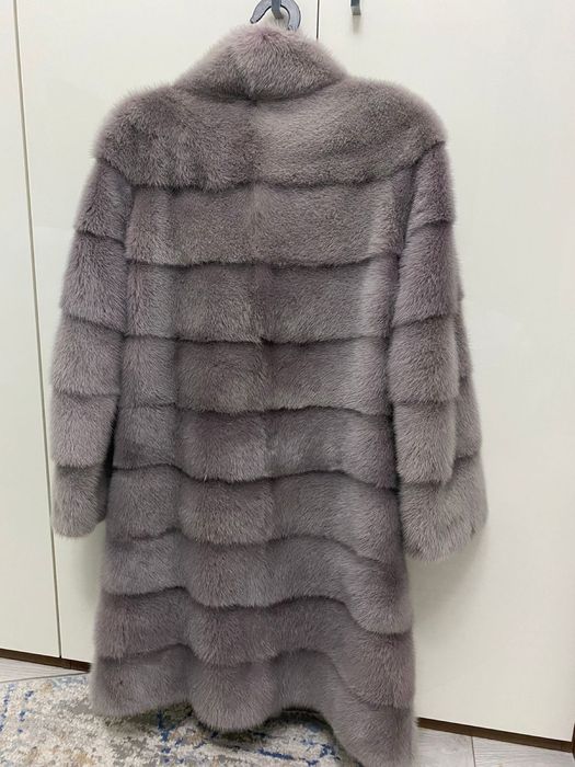 Продаю шубу ……………….