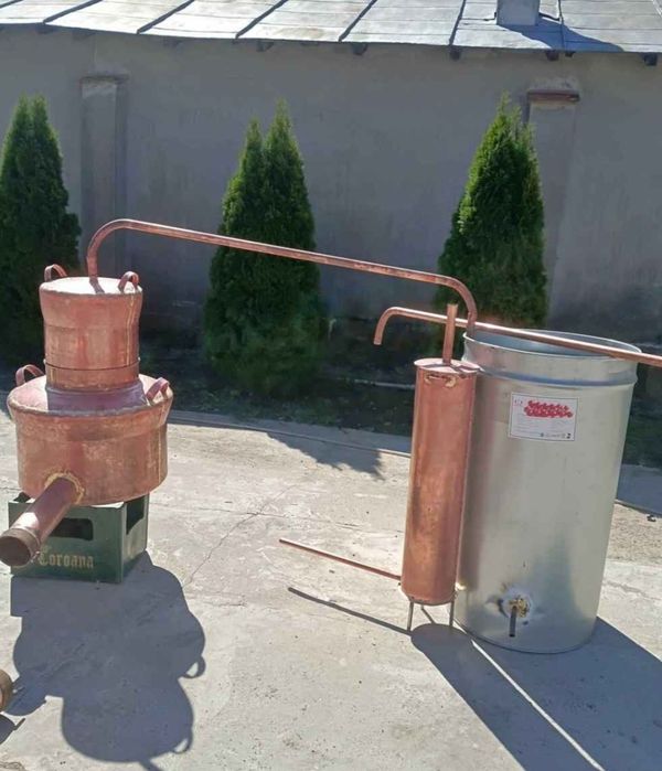 vând Am pe stoc următoarele dimensiuni de cazane de țuică 100 litri 120 litri 140 litri 160 litri 180 litri cazanul are teva