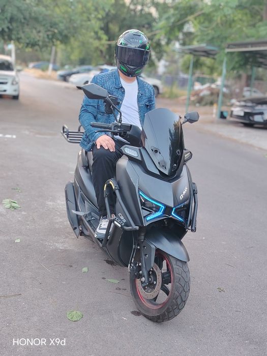 Skuter q max  8200 km probeg  sotiladi