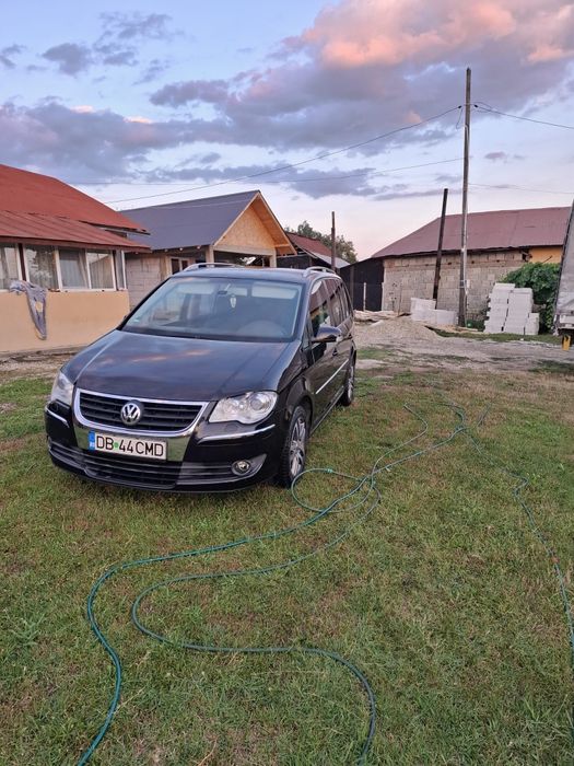 VW Touran 2007 • Motor BMM (1 Ax) • Bi-Xenon Fabrică • Încălzire Scaune • Mentenanță la zi