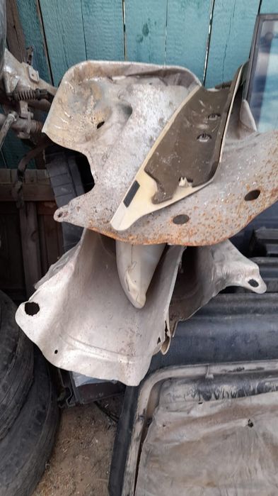 Продам запчасти на ауди в3