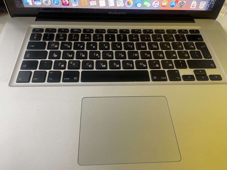 Macbook pro 2010 в хорошем состоянии
