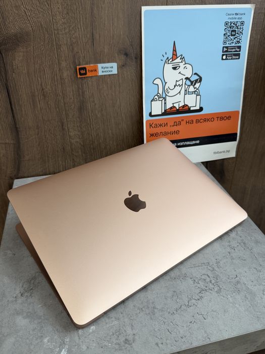 Като НОВ! MacBook Air M1,2020 13.3 Gold/8C GPU/8CPU /8GB/512GB