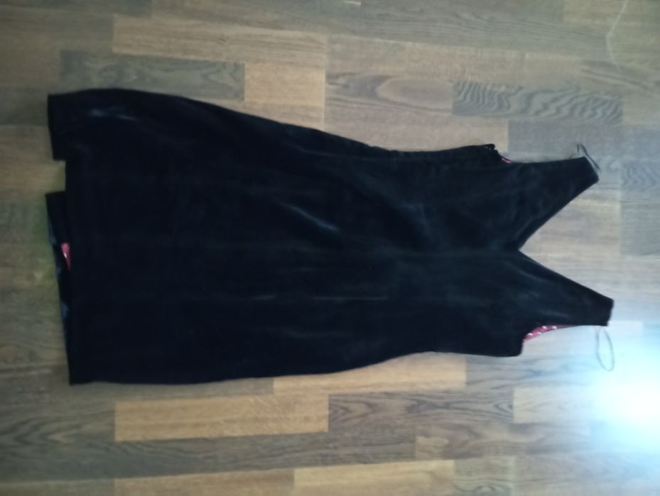 Hugo Boss рокля .