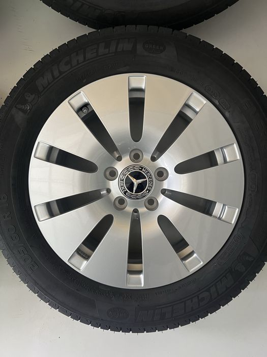 Оригинални джанти 16 цола 5х112 за Мерцедес Ц-класа с гуми 205/60/16