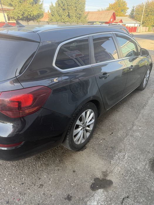 Opel astra j an 2012