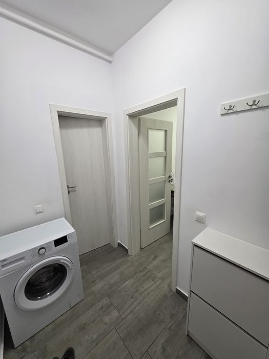 Închiriez garsoniera 38mp