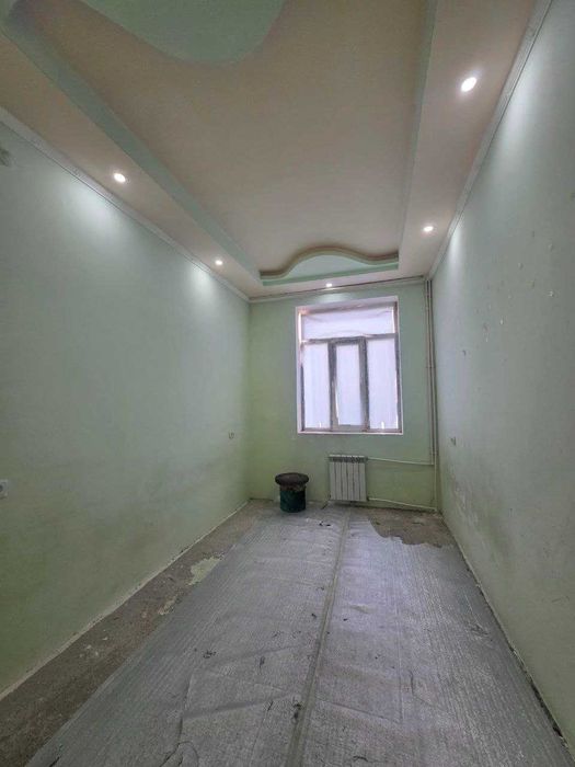 Продаётся 4х комн квартира на 1 этаже Ор-р  5 микрорайон Сомий Шайх