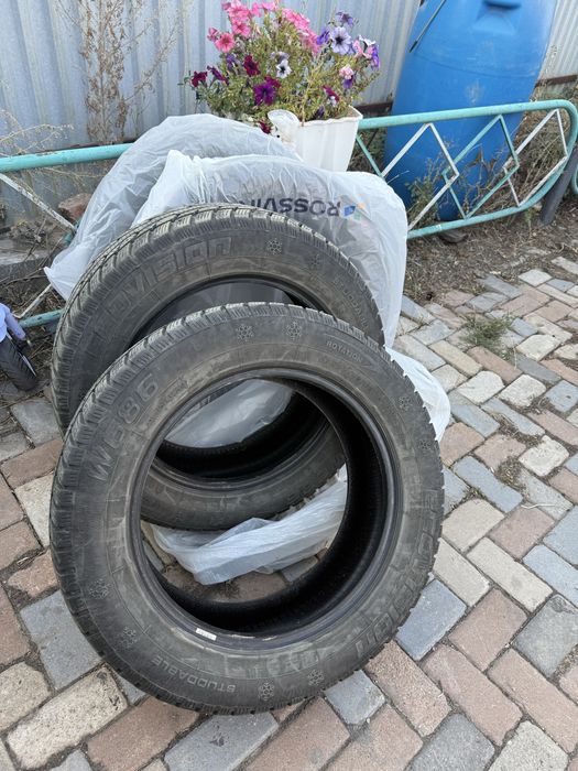 Зимняя резина с шипами 235/60/18