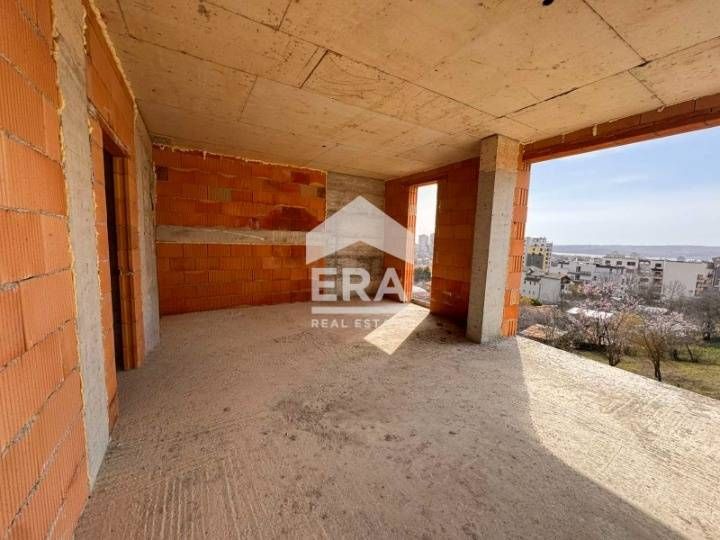 Панорамен двустаен апартамент в новострояща се кооперация на етап Акт