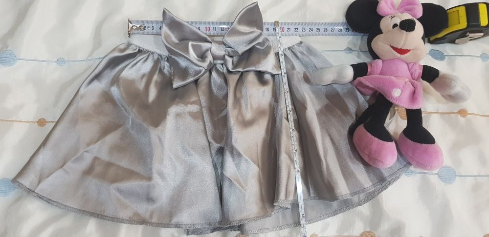 Продавам поли за момиченце, без забележка.