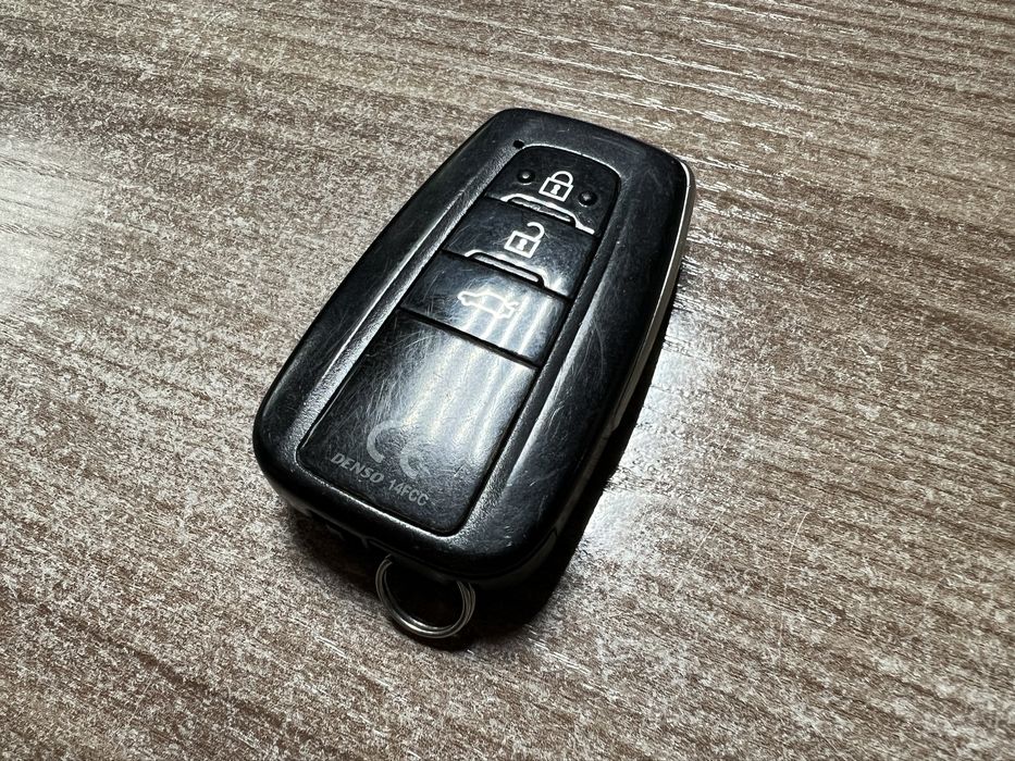 Смарт ключ Toyota Camry 70