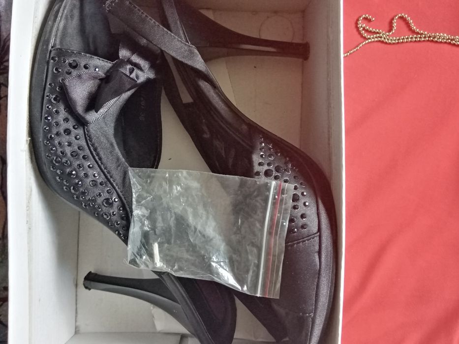 Sandale negre mărimea 38