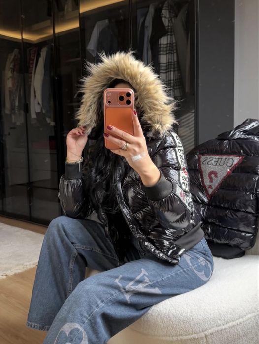 Geaca guess cu blana naturala la guler