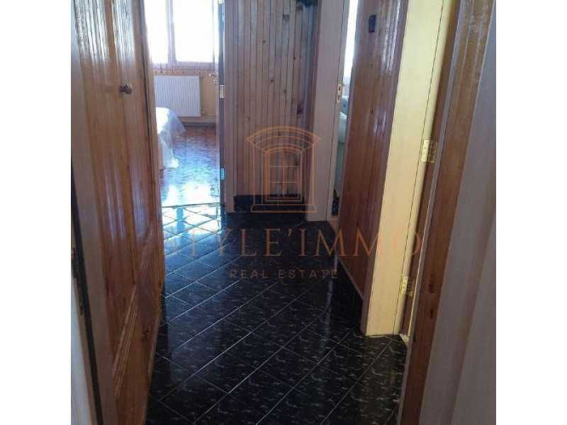 Продава се Тристаен апартамент в Разград, Център - 96 кв.м за 1169 €/кв.м - Снимка #12