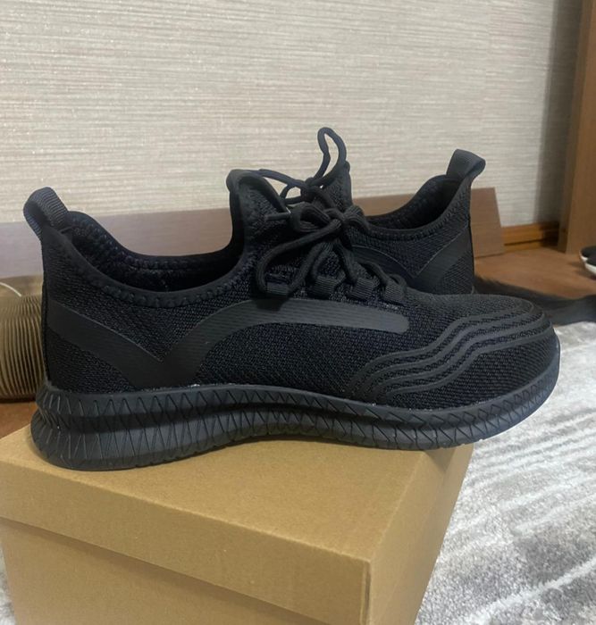 Кроссовки новые унисекс