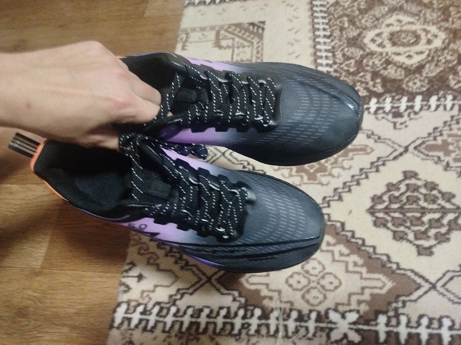 Мужские кроссовки новые