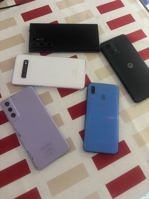 Telefoane Samsung Galaxy S22 Ultra S21 Fe S10 Plus A40 și Motorola G53