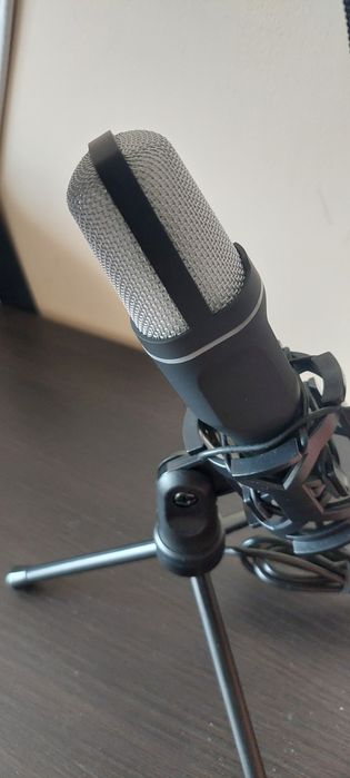 Микрофон за подкаст видеа и стрийминг