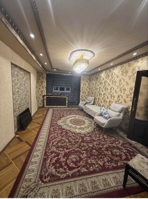 Продам БУ ковер!