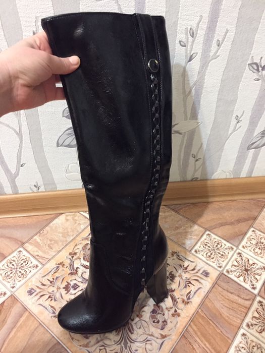 Продам демисезонные сапоги