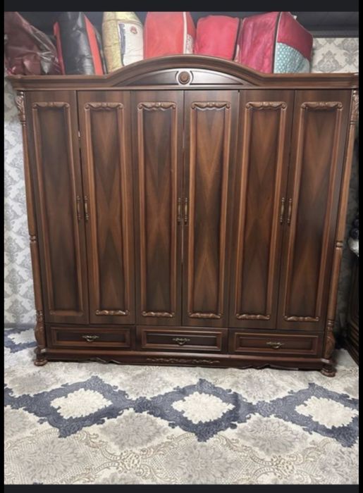 Spalniy kitayskiy komplekt