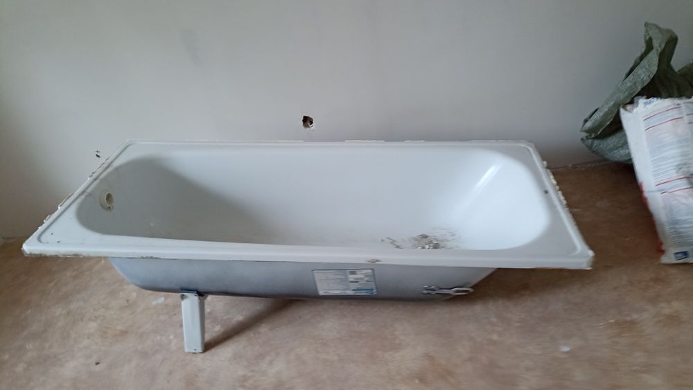 Продам ванну металлическую.