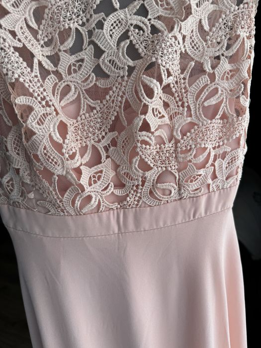 Дълга рокля в прасковено розов цвят