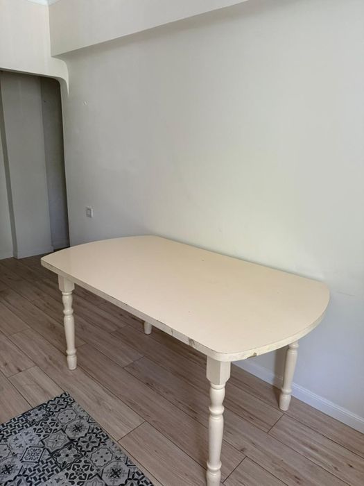 Продаю стол, дерево, ширина 90, длина 1.30