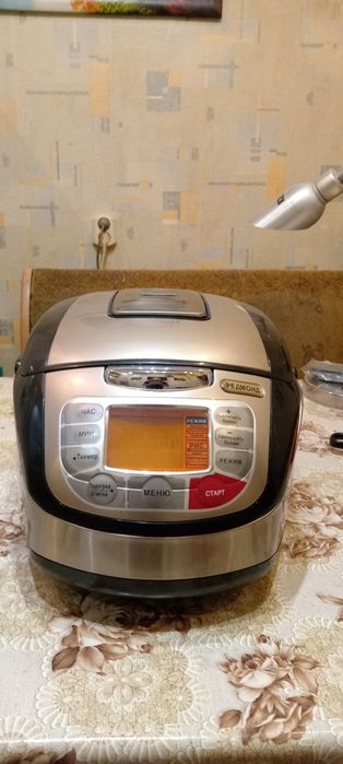 Мультиварка Редмонд 585