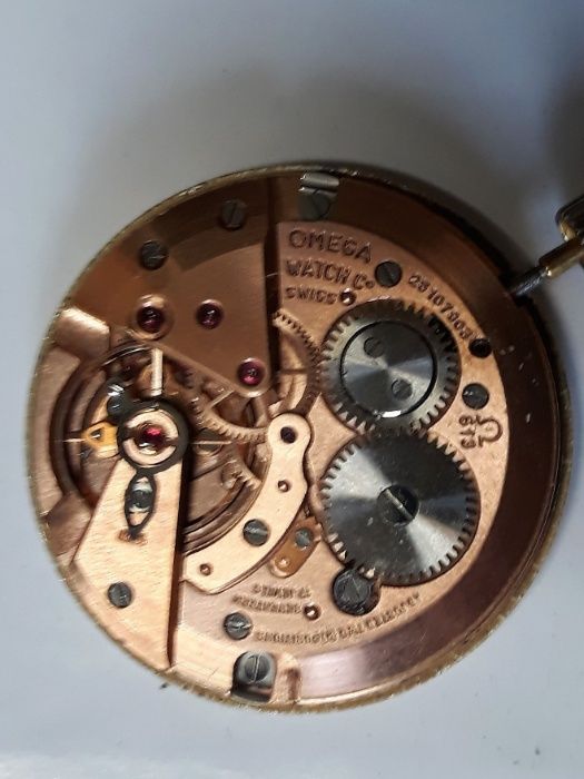 Стар часовник omega de ville 136019