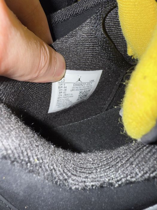 Jordan 4 Retro Thunder