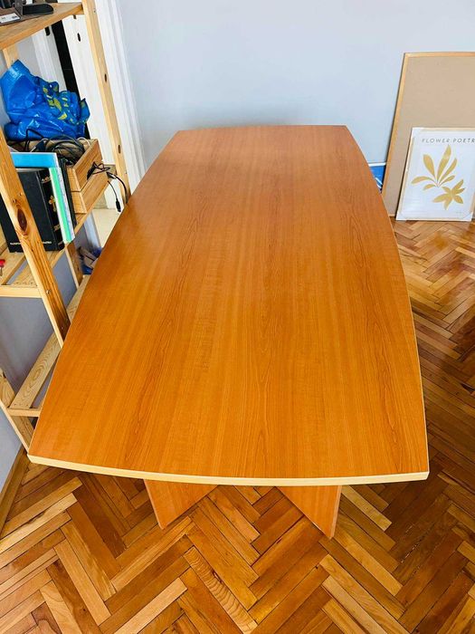 Заседателна Маса за Офис