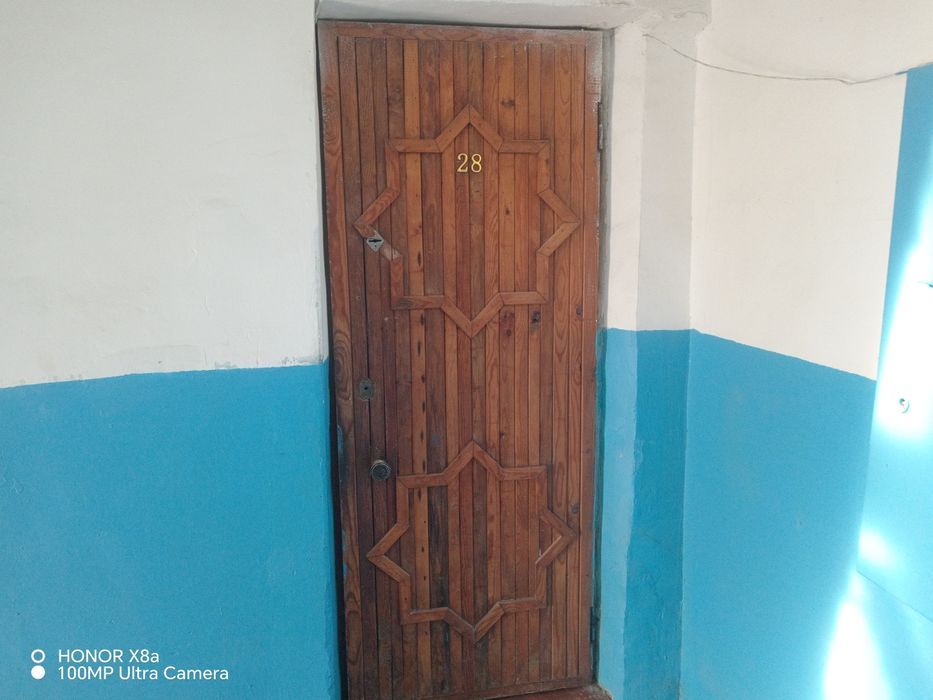 Дверь железная с деревянным покрытием