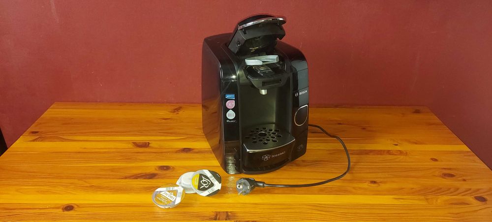 Vând espressor Bosch Tassimo