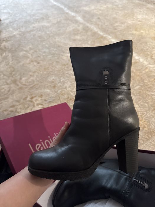 Ботинки зимные с каблуком 38