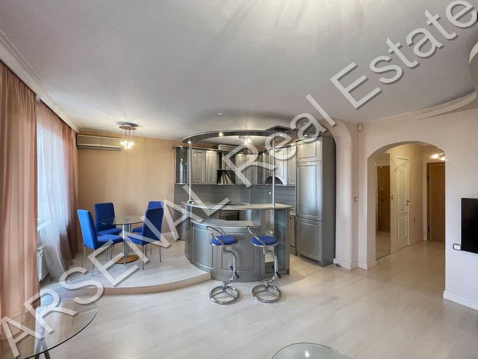 Дава се под наем Двустаен апартамент в София, Лозенец - 95 кв.м за 750 € - Снимка #1