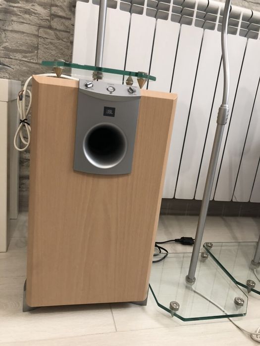 Домашно кино Pioneer, буфер и колони на стойки JBL