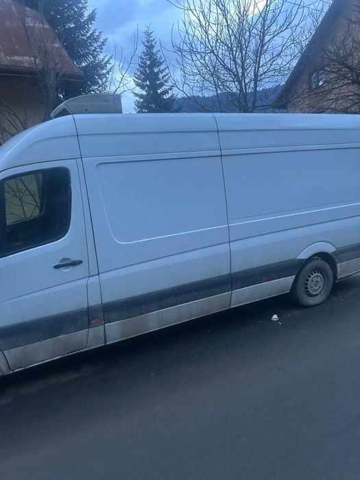 Vand autoturism mercedes cu frig