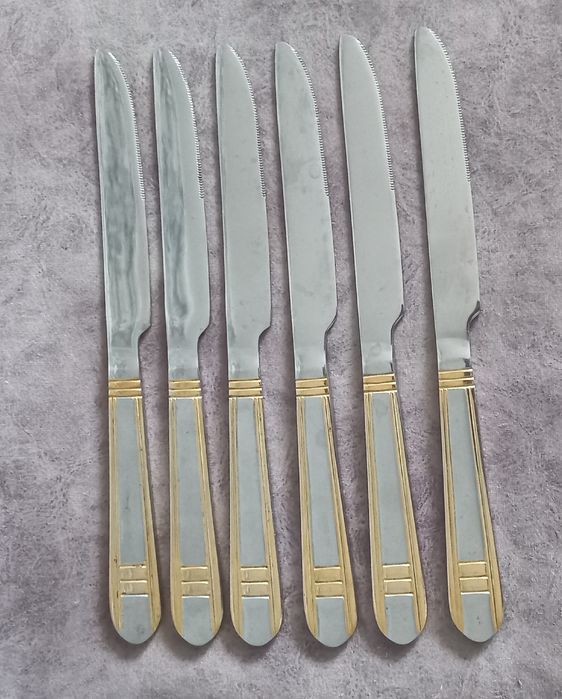 Продаётся  набор ножей