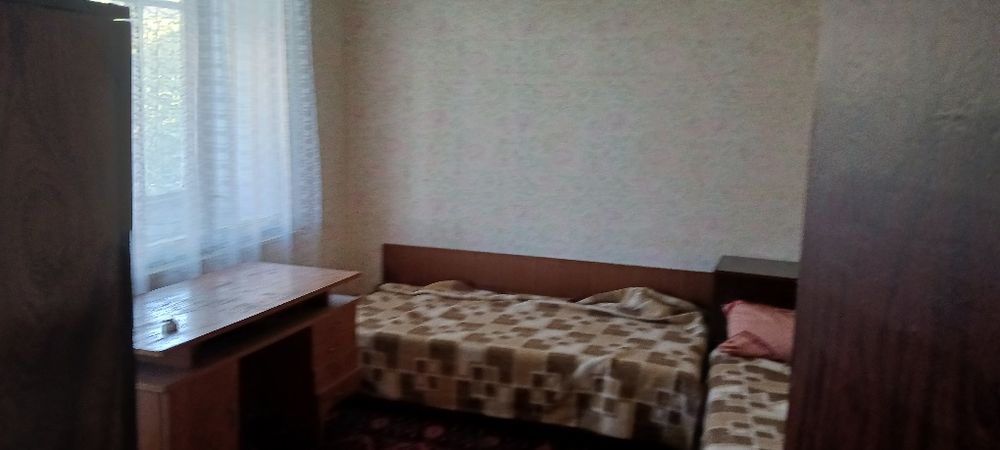 Отдавам под наем тристаен тухлен