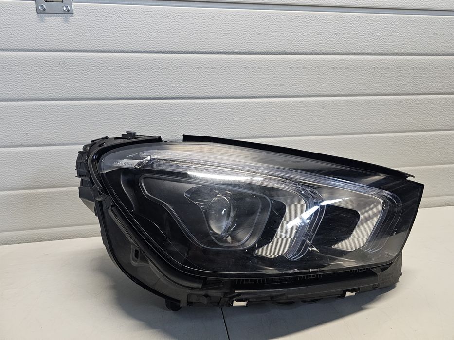 Far dreapta Mercedes GLE W167