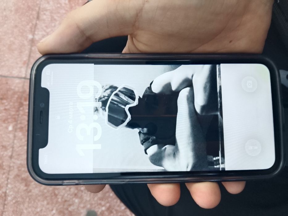 Продам IPhone11 в хорошом состоянию